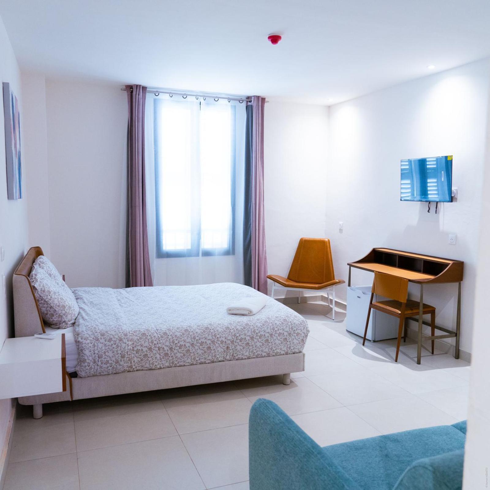Hotel Maison Marceau แซงต์โลรองต์ ดู มาโรนี ภายนอก รูปภาพ